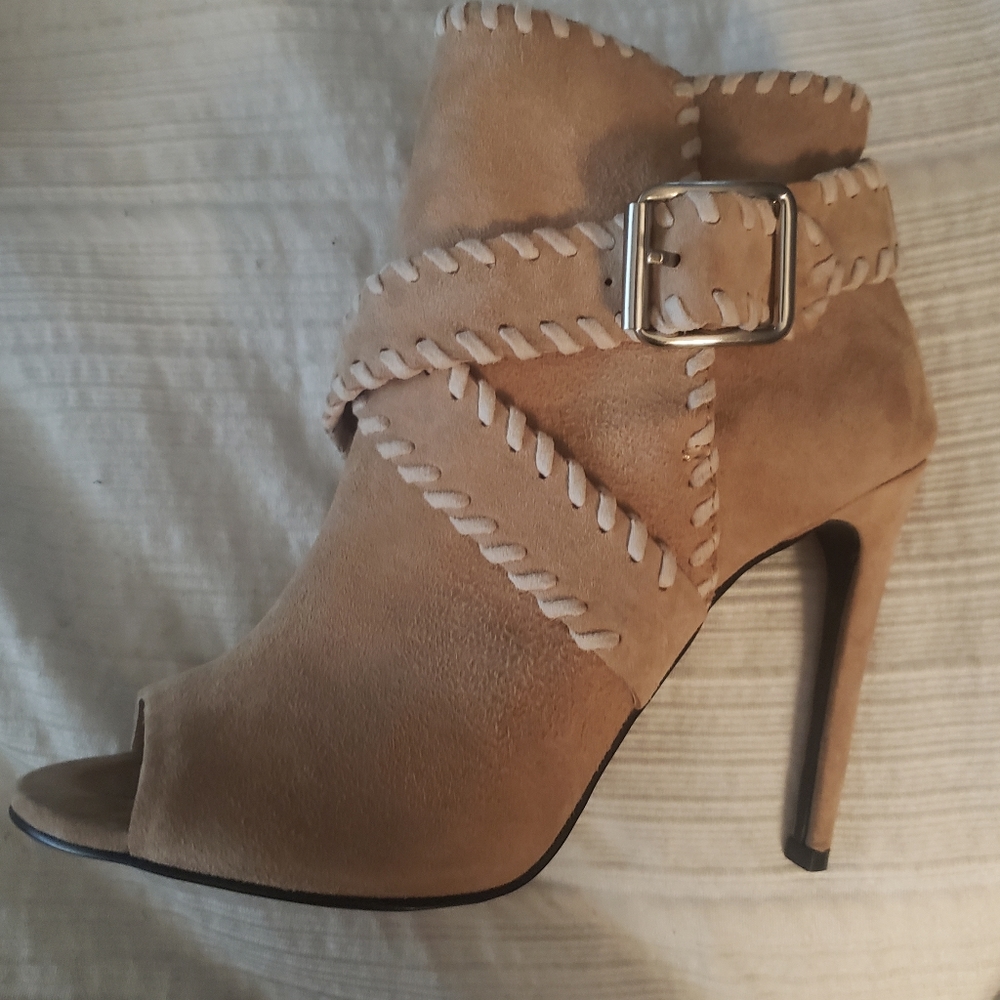 New in Box. Gorgeous Tan Suede Boots from Revolve.com Hot 🔥 List. - Picture 3 of 11